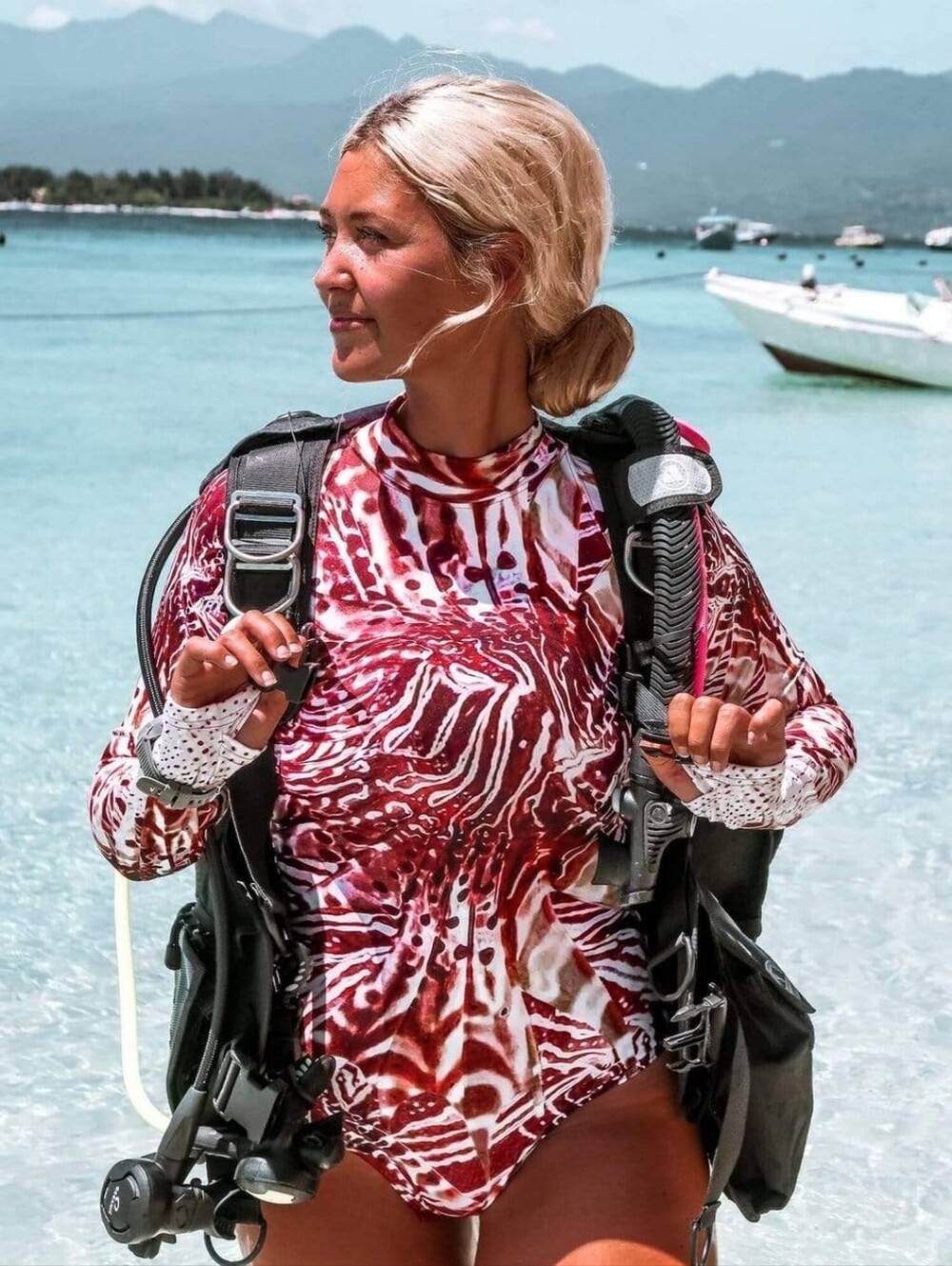 Waterlust Invasive Lionfish Sun Suit, XS Extra Strong